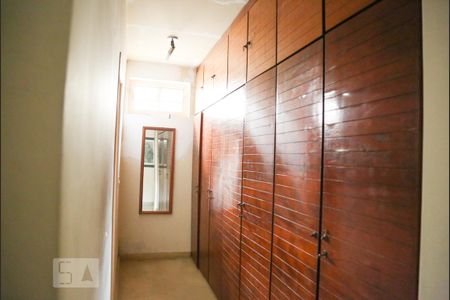 Casa para alugar com 299m², 3 quartos e 6 vagas