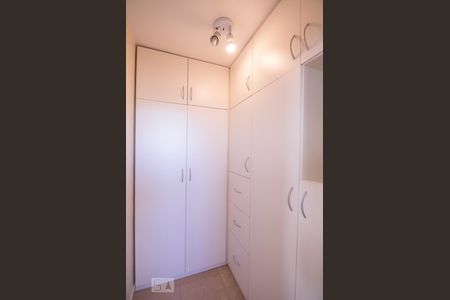 Apartamento à venda com 115m², 3 quartos e 2 vagas Apartamento à venda com 115m², 3 quartos e 2 vagasQuarto de Serviço