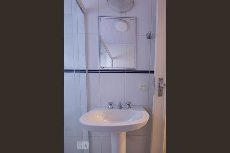 Apartamento à venda com 115m², 3 quartos e 2 vagas Apartamento à venda com 115m², 3 quartos e 2 vagasBanheiro Suíte 1