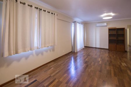 Apartamento à venda com 115m², 3 quartos e 2 vagas Apartamento à venda com 115m², 3 quartos e 2 vagasSala