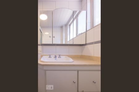 Apartamento à venda com 115m², 3 quartos e 2 vagas Apartamento à venda com 115m², 3 quartos e 2 vagasBanheiro Suíte 2