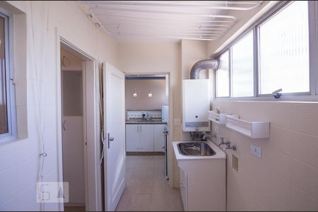 Apartamento à venda com 115m², 3 quartos e 2 vagas Apartamento à venda com 115m², 3 quartos e 2 vagasÁrea de Serviço