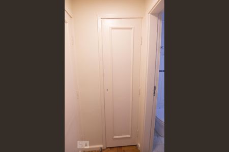 Apartamento à venda com 115m², 3 quartos e 2 vagas Apartamento à venda com 115m², 3 quartos e 2 vagasCloset Suíte 1