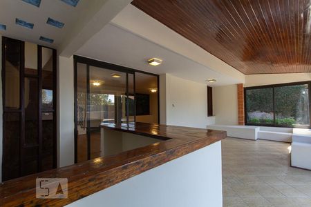 Casa para alugar com 752m², 4 quartos e 6 vagasSala