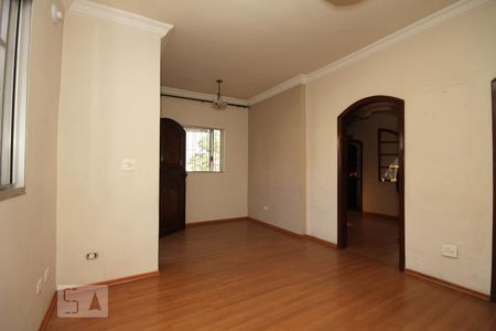 Casa para alugar com 240m², 3 quartos e 2 vagasSala