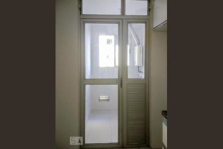 Apartamento para alugar com 80m², 3 quartos e 1 vagaÁrea de serviço - porta