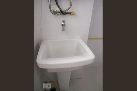 Apartamento para alugar com 80m², 3 quartos e 1 vagaÁrea de serviço - tanque