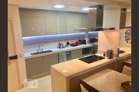 Apartamento à venda com 104m², 2 quartos e 2 vagasCozinha