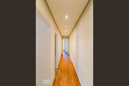 Hall Quartos de casa para alugar com 4 quartos, 220m² em Jardim Bélgica, São Paulo