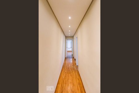 Hall Quartos de casa para alugar com 4 quartos, 220m² em Jardim Bélgica, São Paulo