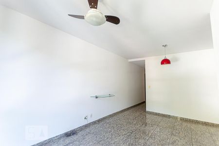 Sala de apartamento para alugar com 2 quartos, 110m² em Charitas, Niterói