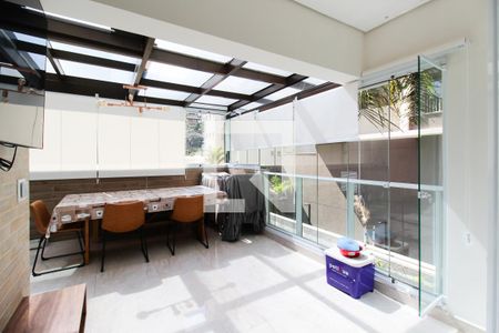 Sala e Varanda  de apartamento à venda com 1 quarto, 50m² em Indianópolis, São Paulo