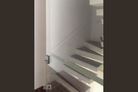 Escada de acesso  de casa à venda com 3 quartos, 350m² em Jardim Vila Formosa, São Paulo