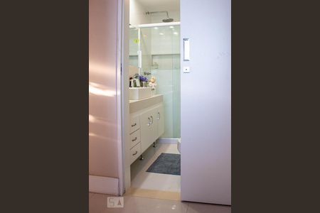 Banheiro Social - 1º Piso de apartamento à venda com 2 quartos, 160m² em Barra da Tijuca, Rio de Janeiro