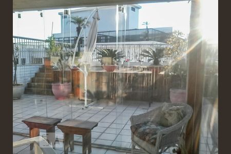 Apartamento para alugar com 225m², 2 quartos e 3 vagas Apartamento para alugar com 225m², 2 quartos e 3 vagasCobertura