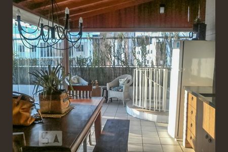 Apartamento para alugar com 225m², 2 quartos e 3 vagas Apartamento para alugar com 225m², 2 quartos e 3 vagasCobertura