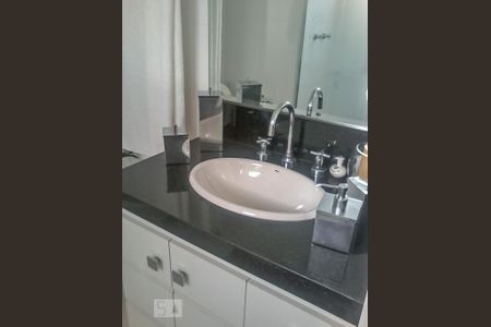 Banheiro de apartamento para alugar com 2 quartos, 225m² em Cidade São Francisco, São Paulo