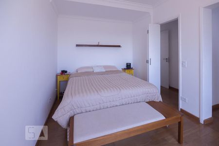 Suíte de apartamento à venda com 3 quartos, 125m² em Vila Pompéia, São Paulo