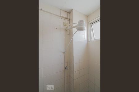 Banheiro de apartamento para alugar com 1 quarto, 34m² em Centro, Curitiba