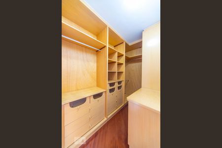 Casa para alugar com 250m², 3 quartos e 5 vagasCloset do Quarto 1