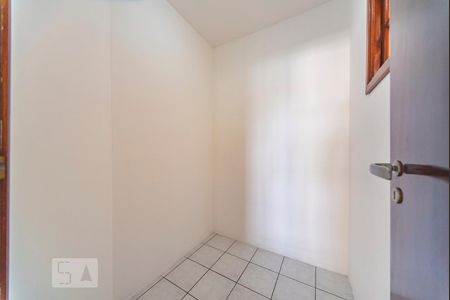 Casa para alugar com 250m², 3 quartos e 5 vagasDespensa 