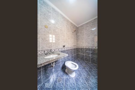 Casa para alugar com 250m², 3 quartos e 5 vagasBanheiro do Quarto 2