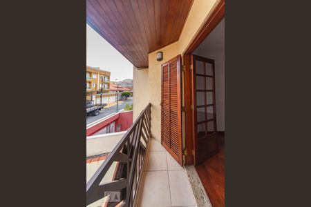 Casa para alugar com 250m², 3 quartos e 5 vagasSacada do Quarto 1