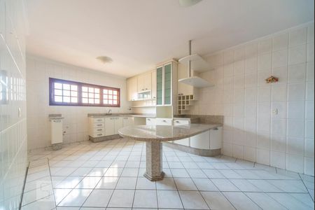 Casa para alugar com 250m², 3 quartos e 5 vagasCozinha 