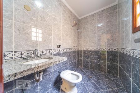 Casa para alugar com 250m², 3 quartos e 5 vagasBanheiro do Quarto 2