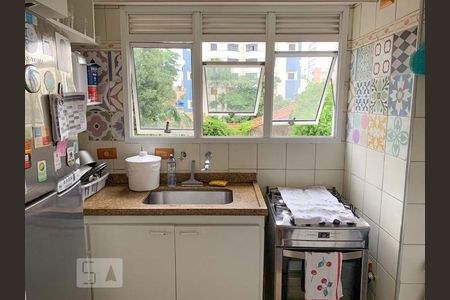 Cozinha de apartamento para alugar com 2 quartos, 55m² em Pinheiros, São Paulo