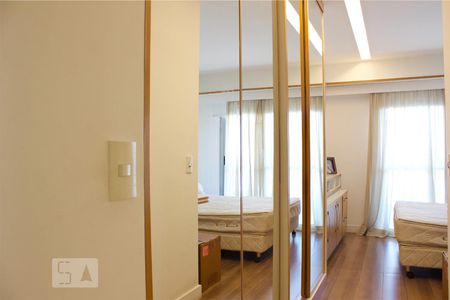 Apartamento à venda com 234m², 4 quartos e 3 vagas Apartamento à venda com 234m², 4 quartos e 3 vagasSuíte 1