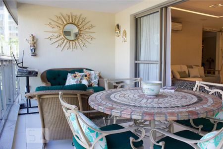 Varanda de apartamento à venda com 4 quartos, 234m² em Barra da Tijuca, Rio de Janeiro