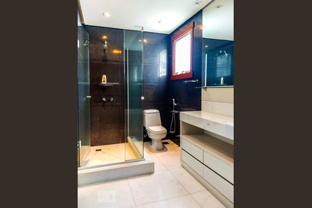 Suite do quarto 1 de casa de condomínio à venda com 4 quartos, 398m² em Vila Conceição, Porto Alegre