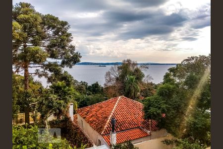 Casa de condomínio à venda com 398m², 4 quartos e 3 vagasVista