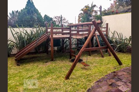 Casa de condomínio à venda com 398m², 4 quartos e 3 vagasÁrea Comum - Playground