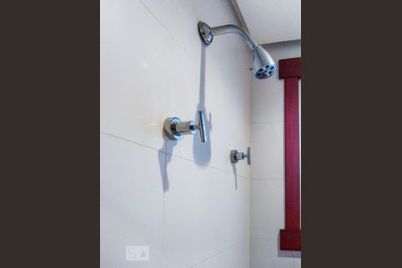 Casa de condomínio à venda com 398m², 4 quartos e 3 vagasChuveiro suite 2