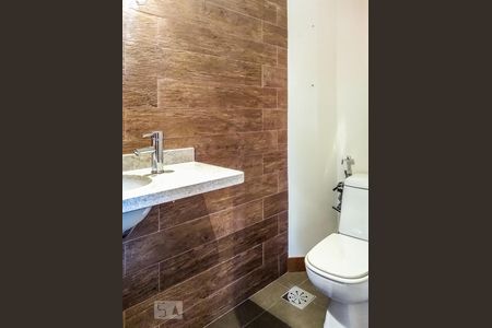 Casa de condomínio à venda com 398m², 4 quartos e 3 vagasLavabo