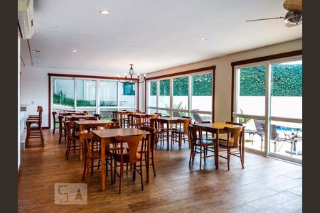 Casa de condomínio à venda com 398m², 4 quartos e 3 vagasÁrea comum - Salão de festas