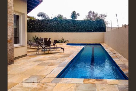 Casa de condomínio à venda com 398m², 4 quartos e 3 vagasÁrea comum - Piscina