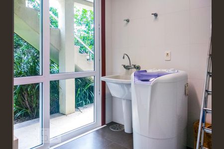 Casa de condomínio à venda com 398m², 4 quartos e 3 vagasÁrea de Serviço