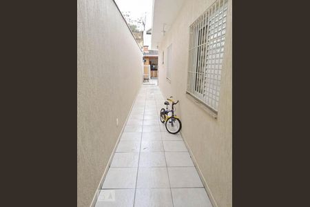 Casa à venda com 160m², 3 quartos e 4 vagasQuintal lateral 