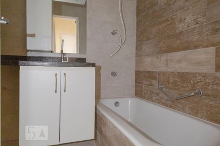 Banheiro de apartamento para alugar com 1 quarto, 54m² em Centro, São Paulo