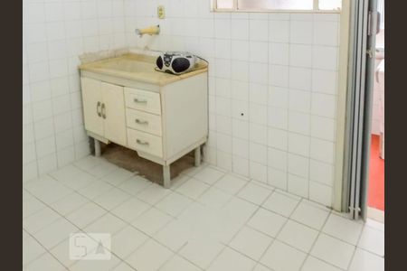 Cozinha de apartamento para alugar com 2 quartos, 72m² em Teresópolis, Porto Alegre