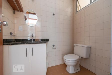 Banheiro da suíte de casa de condomínio à venda com 1 quarto, 52m² em Botafogo, Campinas