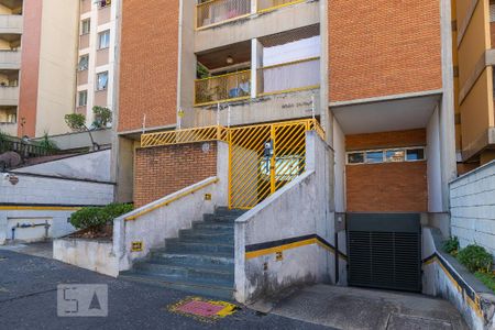 Casa de condomínio à venda com 52m², 1 quarto e 1 vaga Casa de condomínio à venda com 52m², 1 quarto e 1 vagaFachada