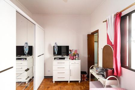 Casa à venda com 450m², 3 quartos e 3 vagas Casa à venda com 450m², 3 quartos e 3 vagasQuarto 02