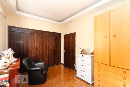 Casa à venda com 450m², 3 quartos e 3 vagas Casa à venda com 450m², 3 quartos e 3 vagasQuarto 03