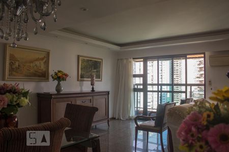 Sala de apartamento para alugar com 3 quartos, 140m² em Barra da Tijuca, Rio de Janeiro