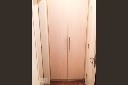 Apartamento à venda com 197m², 3 quartos e 3 vagasSuíte 3 - Armários 