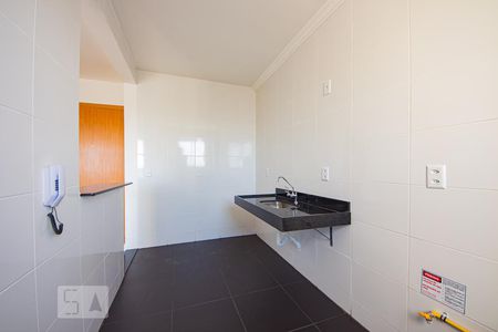Cozinha  de apartamento para alugar com 1 quarto, 40m² em Rubem Berta, Porto Alegre
